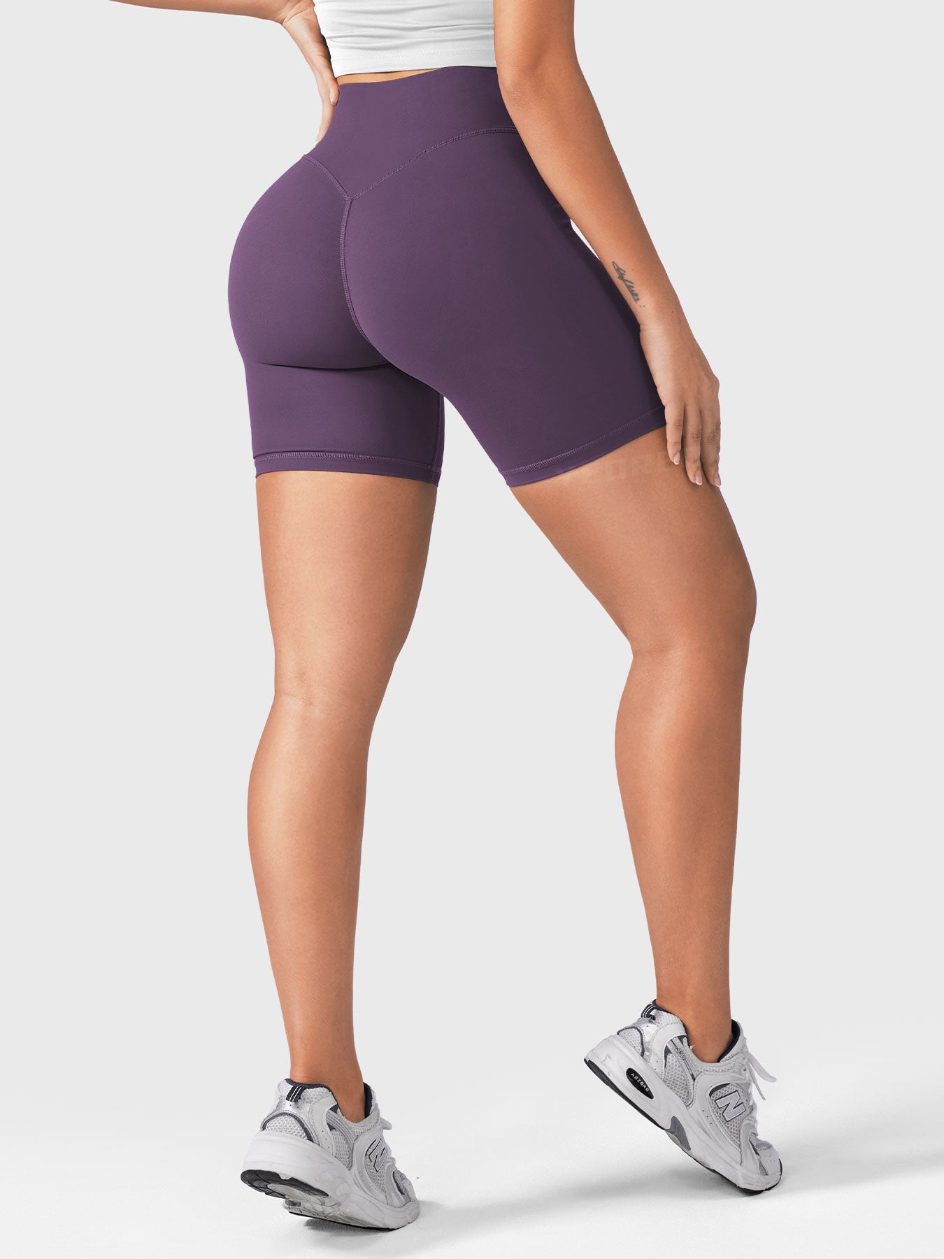 Yeoreo Craze 6" Scrunch Shorts