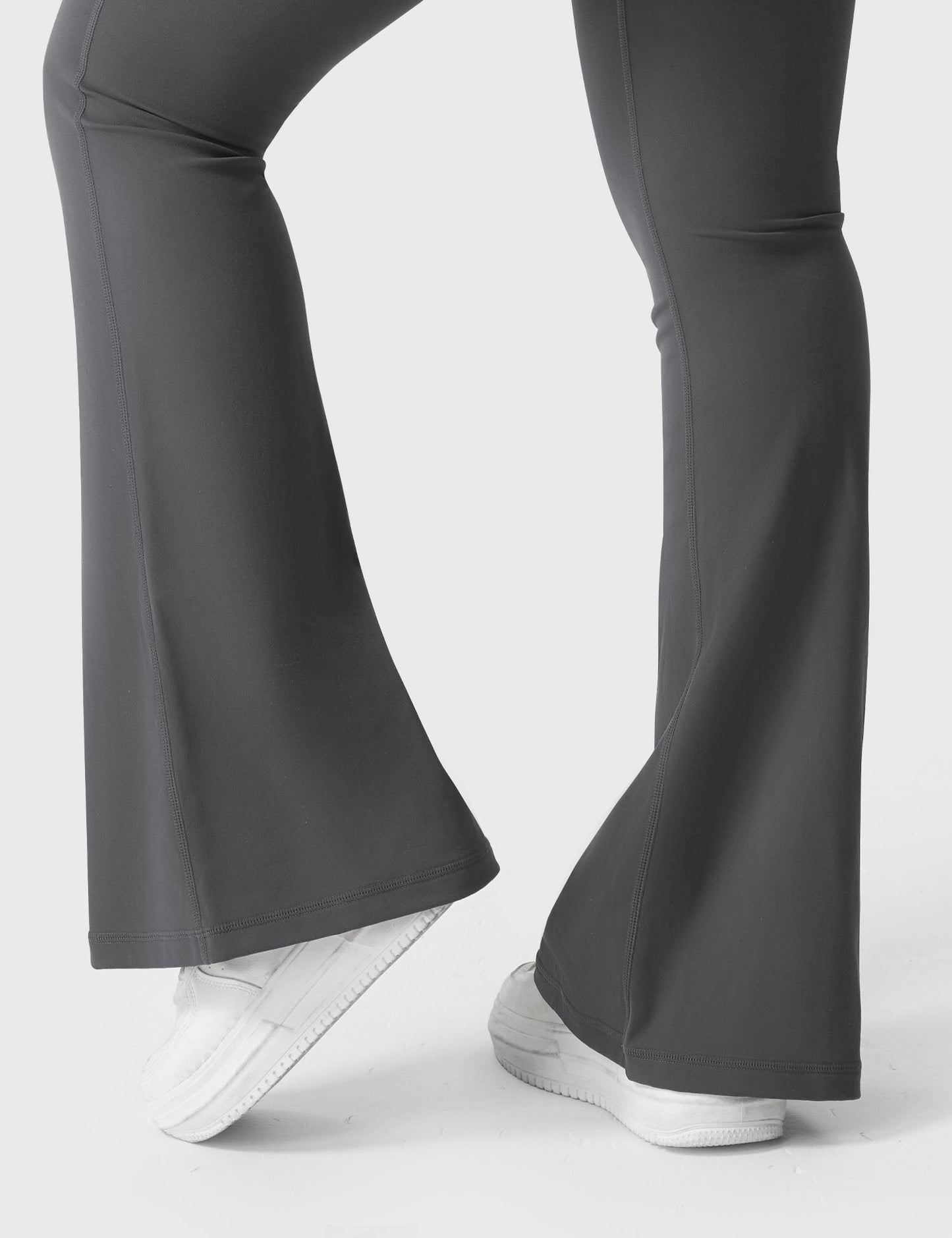 Yeoreo Brittany 30" Flared Leggings with Pockets