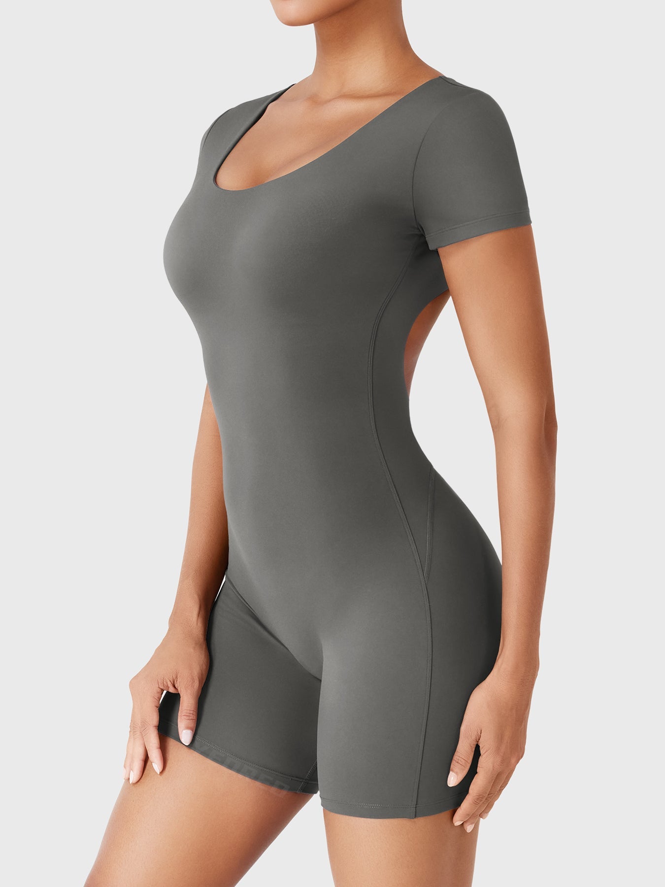 Vaeryn Xylia Open Back Romper