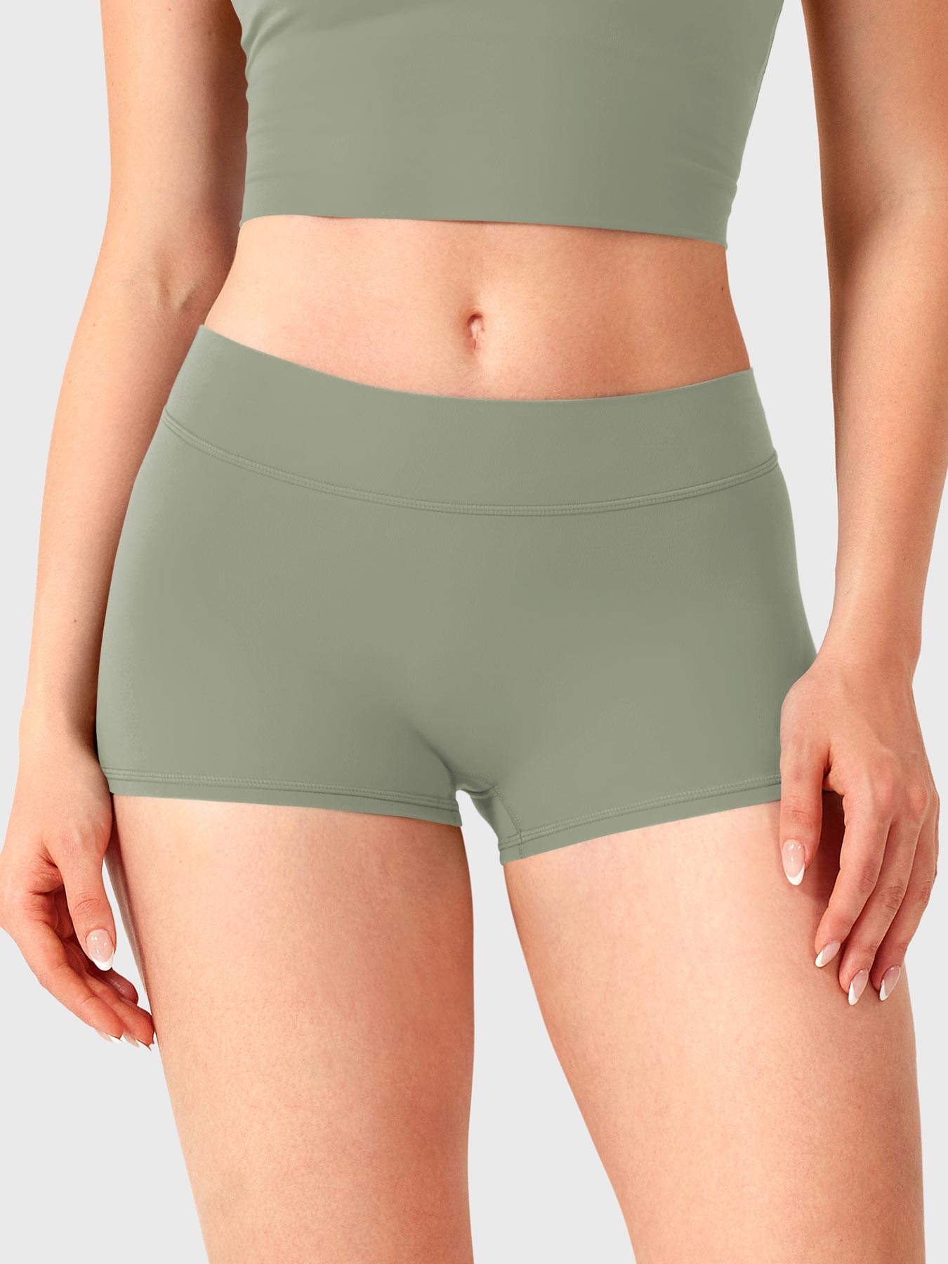 Vaeryn Zahida 2.5" V-Back Shorts