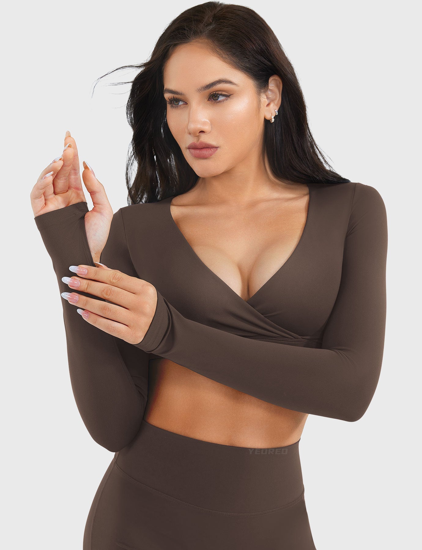 Yeoreo Aberney V Neck Long Sleeve Crop Top