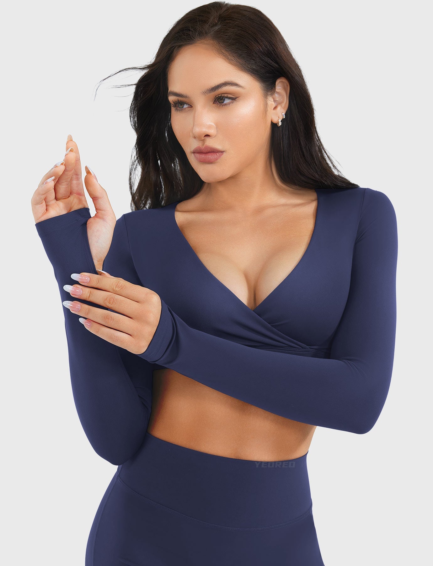 Yeoreo Aberney V Neck Long Sleeve Crop Top