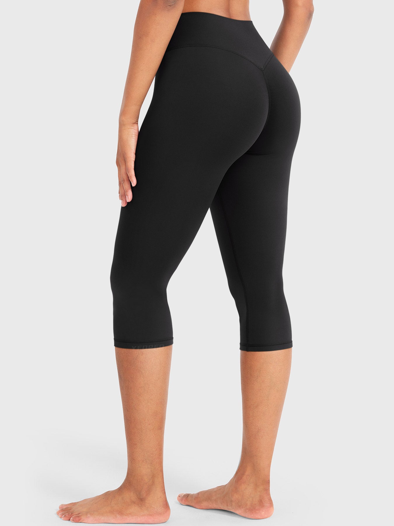 Vaeryn Nailly Capri Leggings