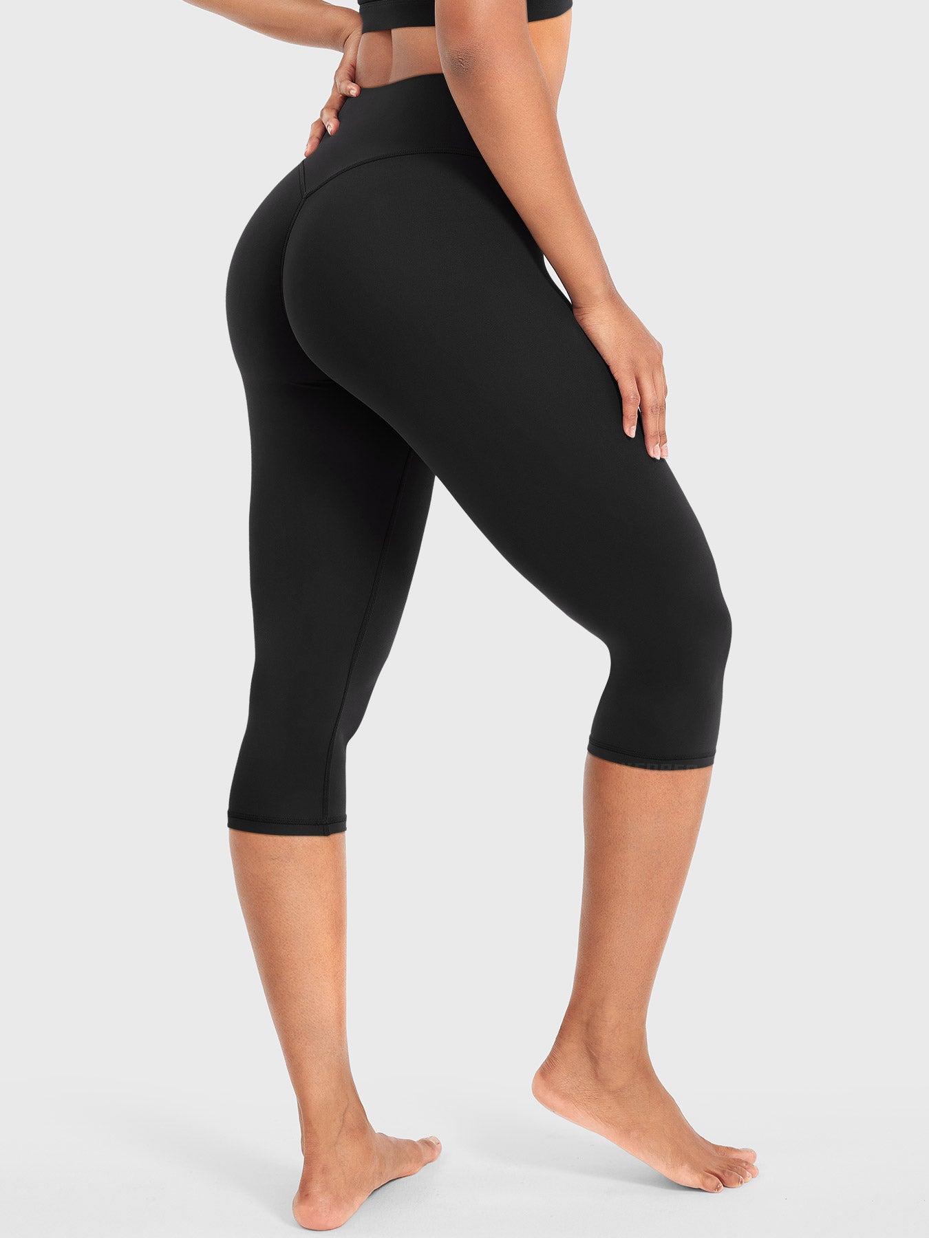 Vaeryn Nailly Capri Leggings
