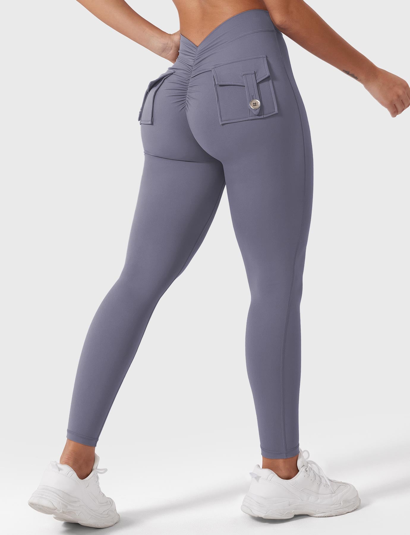 Vaeryn V-Back Charm Leggings