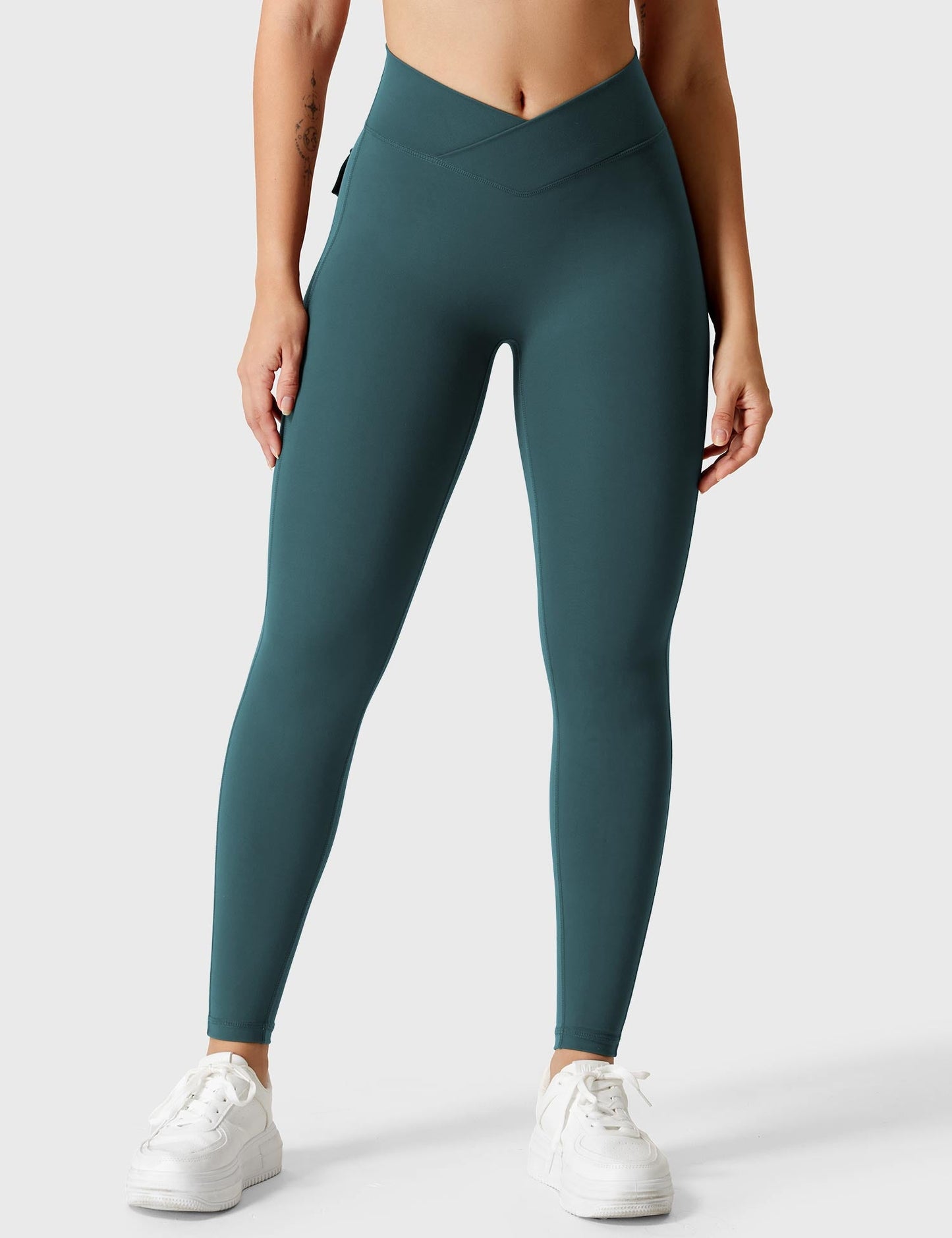 Vaeryn V-waistband Charm Leggings