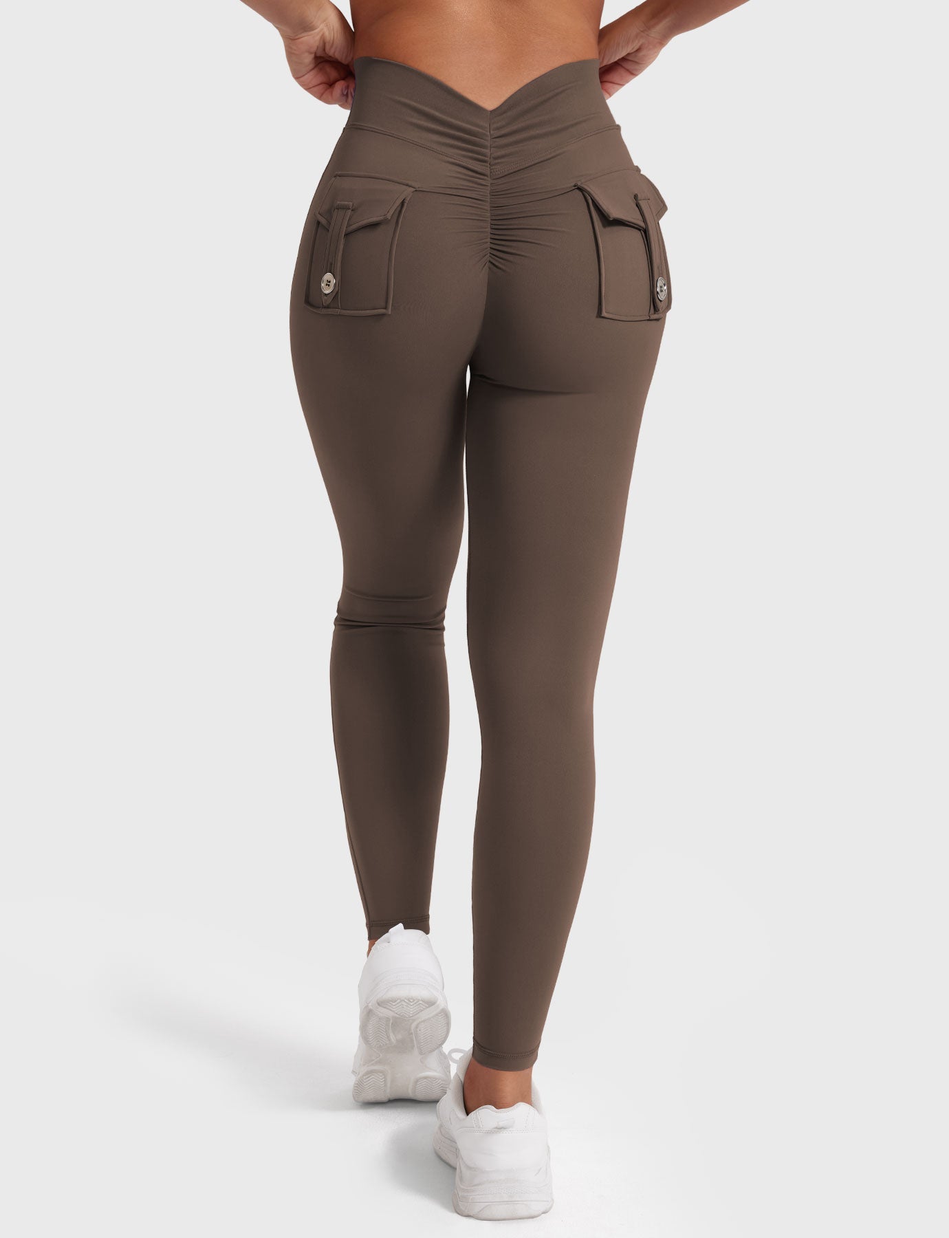Vaeryn V-Back Charm Leggings