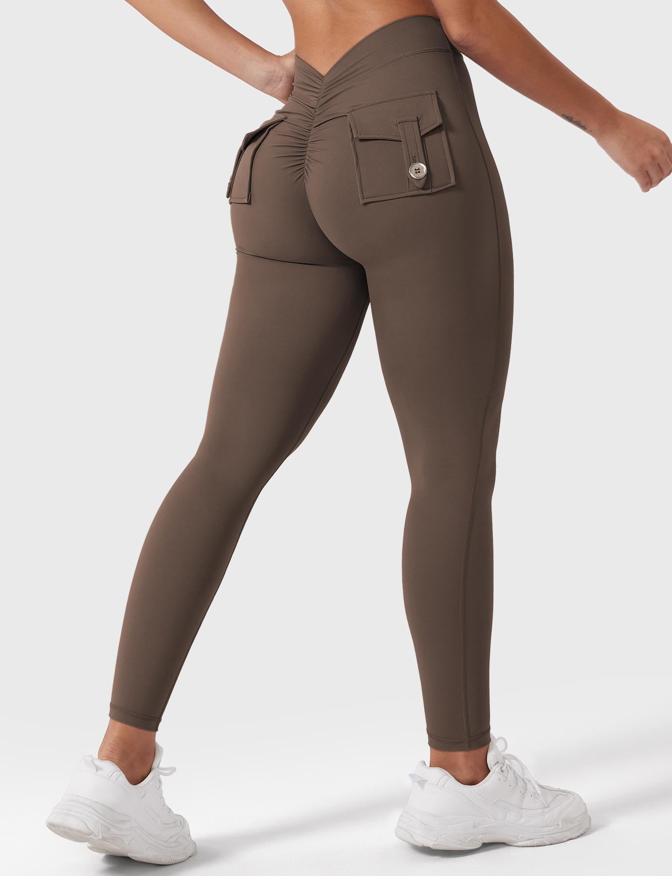 Vaeryn V-Back Charm Leggings