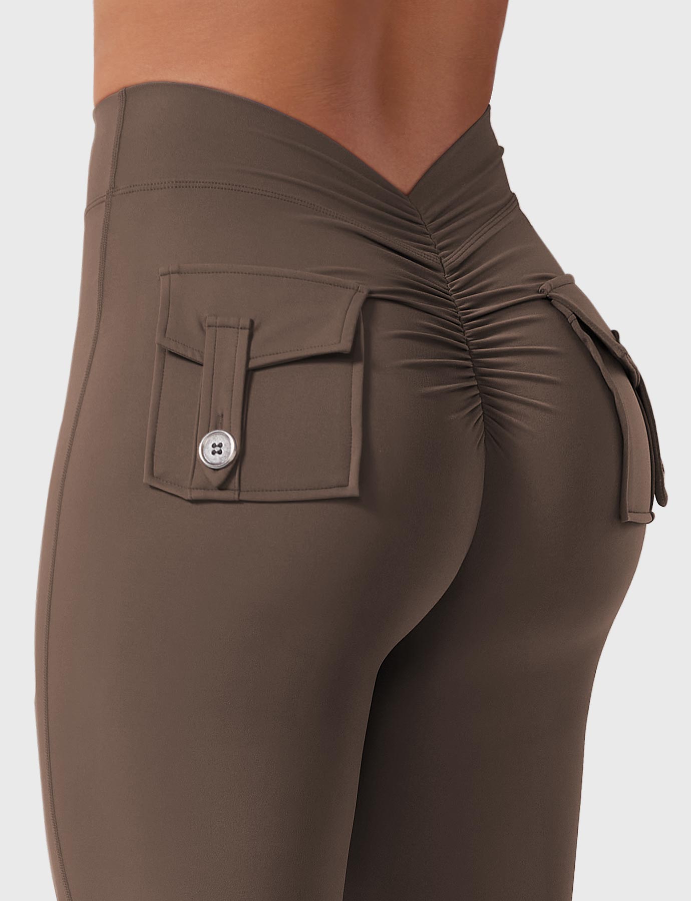 Vaeryn V-Back Charm Leggings