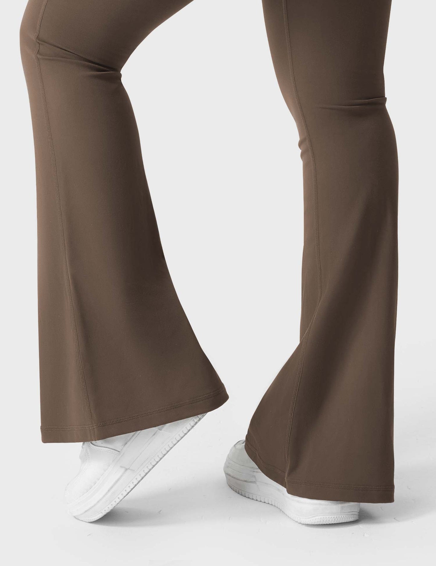 Yeoreo Brittany 30" Flared Leggings with Pockets