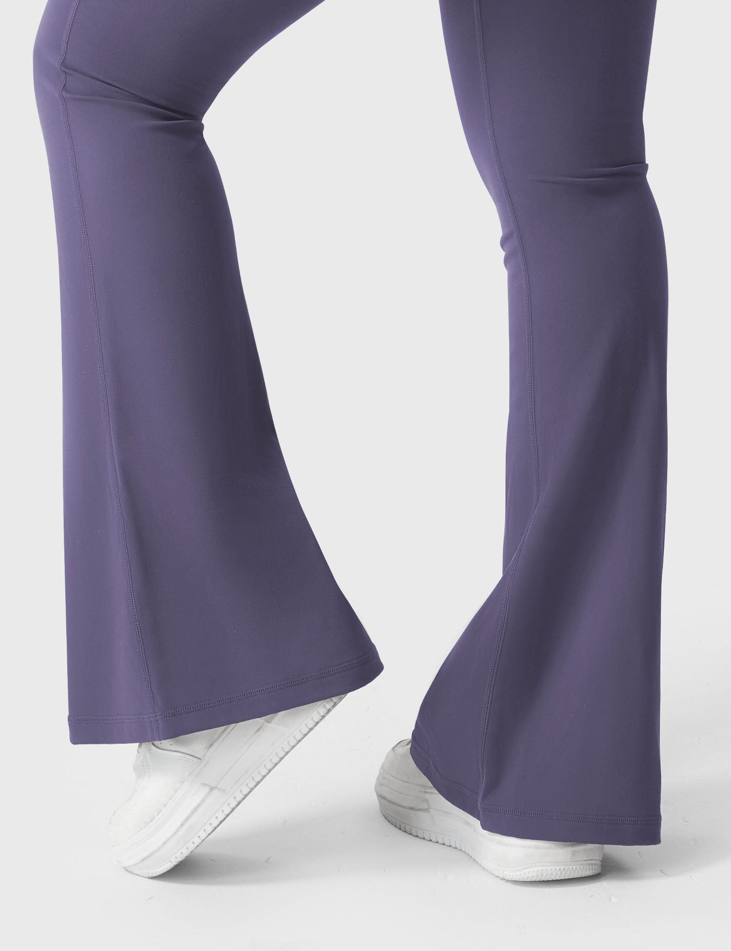 Yeoreo Brittany Flared Leggings with Pockets