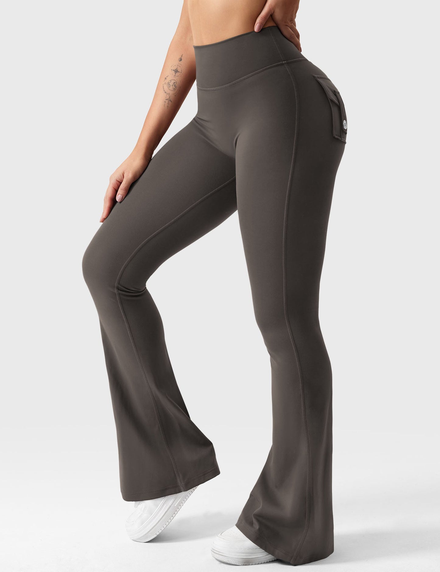 Yeoreo Brittany Flared Leggings with Pockets