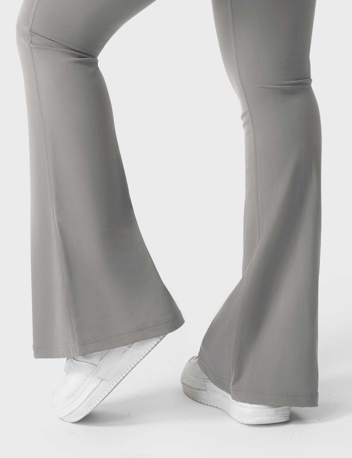 Yeoreo Brittany Flared Leggings with Pockets