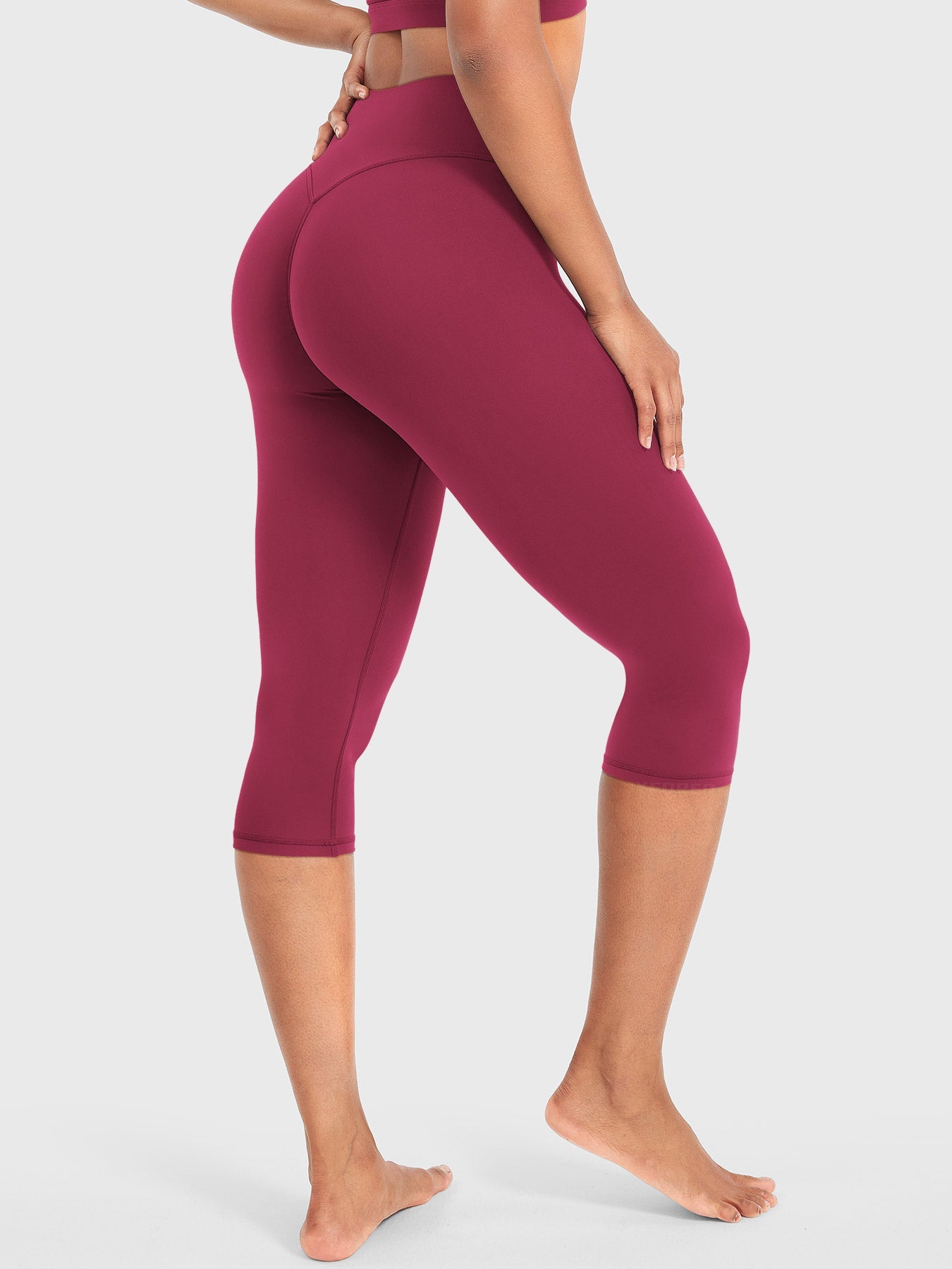 Vaeryn Nailly Capri Leggings