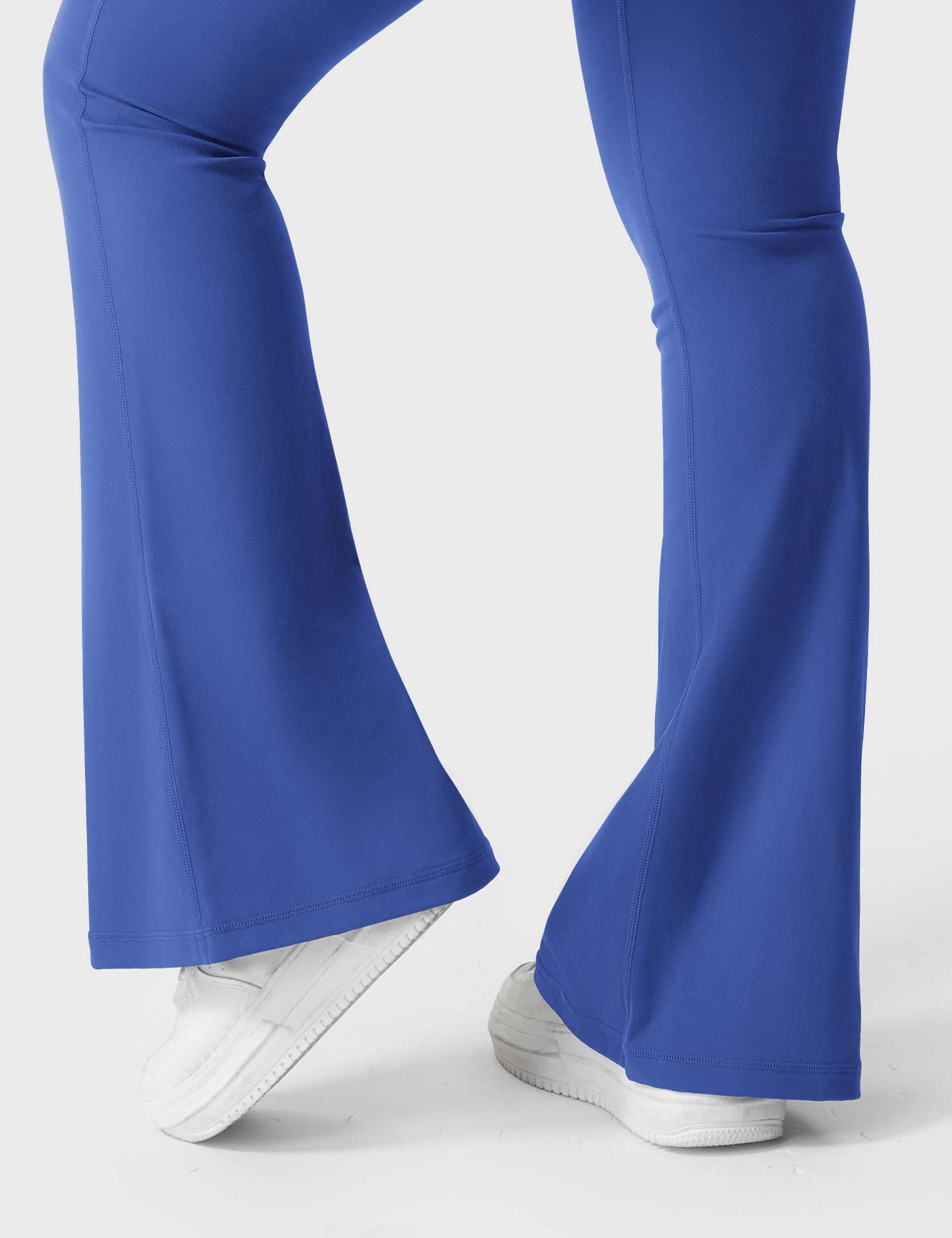 Yeoreo Brittany Flared Leggings with Pockets