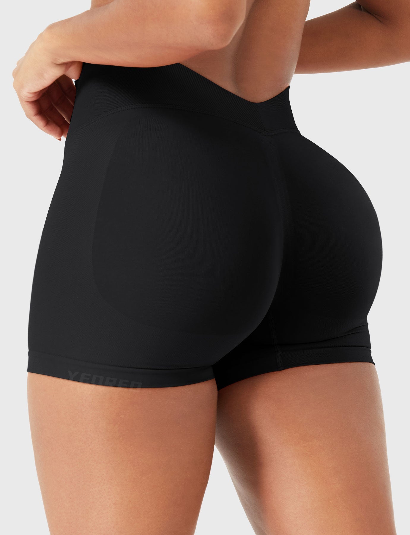 Vaeryn SoftHue 3.6" V-back Seamless Shorts